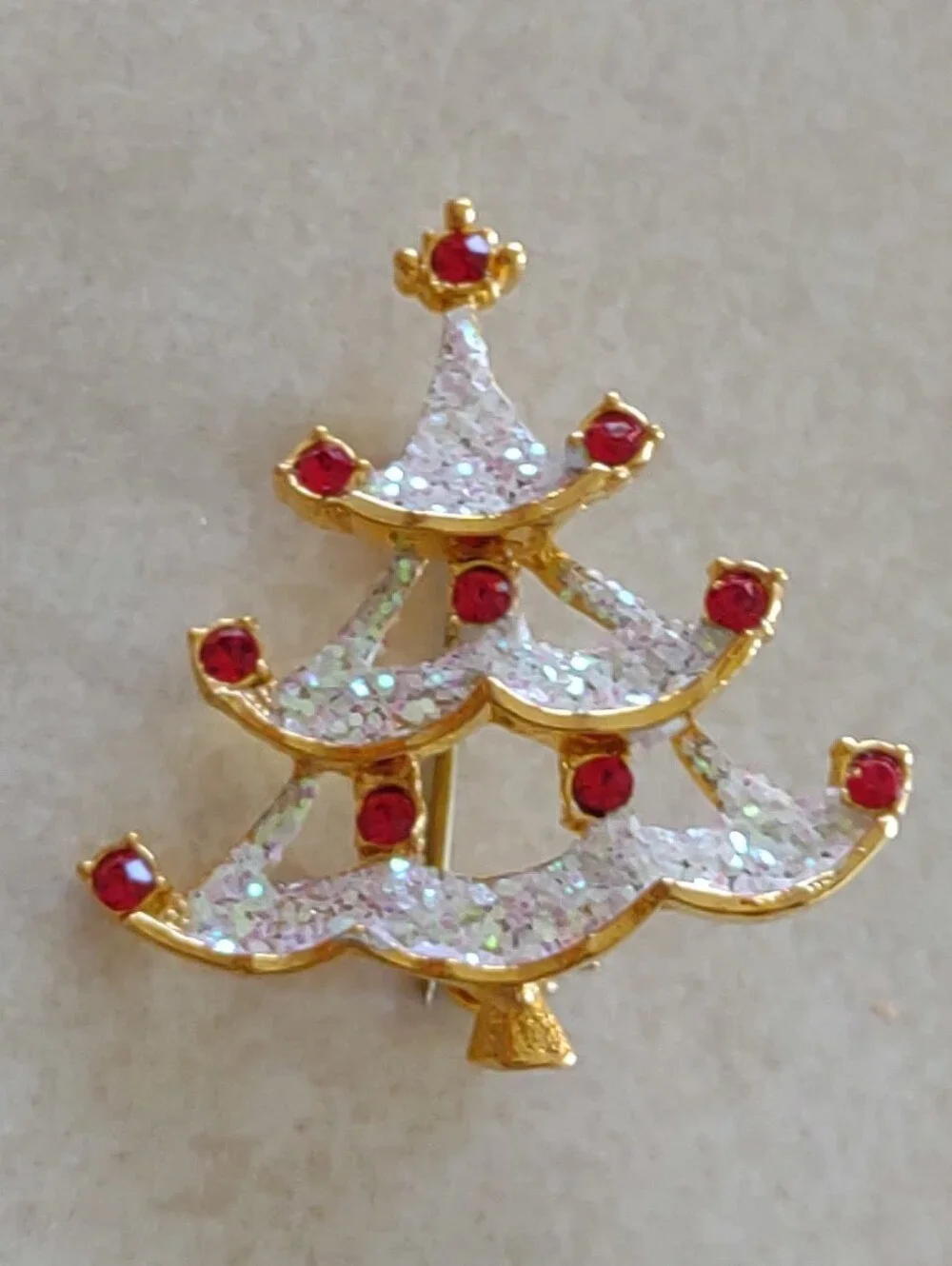 Tiny Red Stones Christmas Tree Crystal Brooch Lapel Pin Made In Czech 1.25
